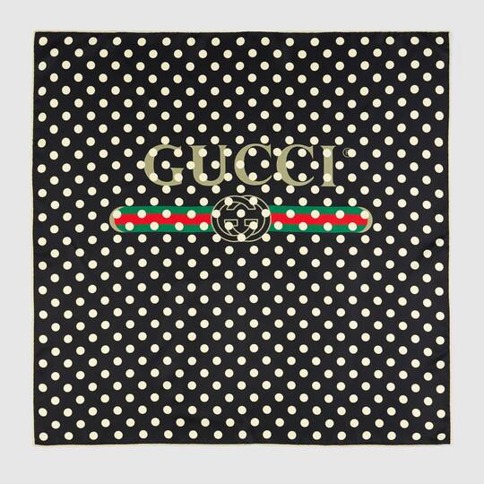 Pañuelo de lunares de Gucci