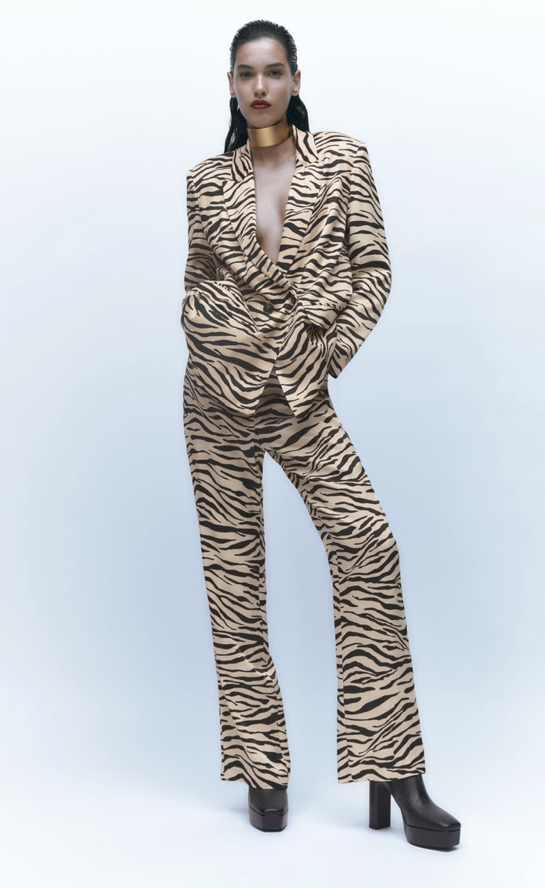 traje Zara animal print 