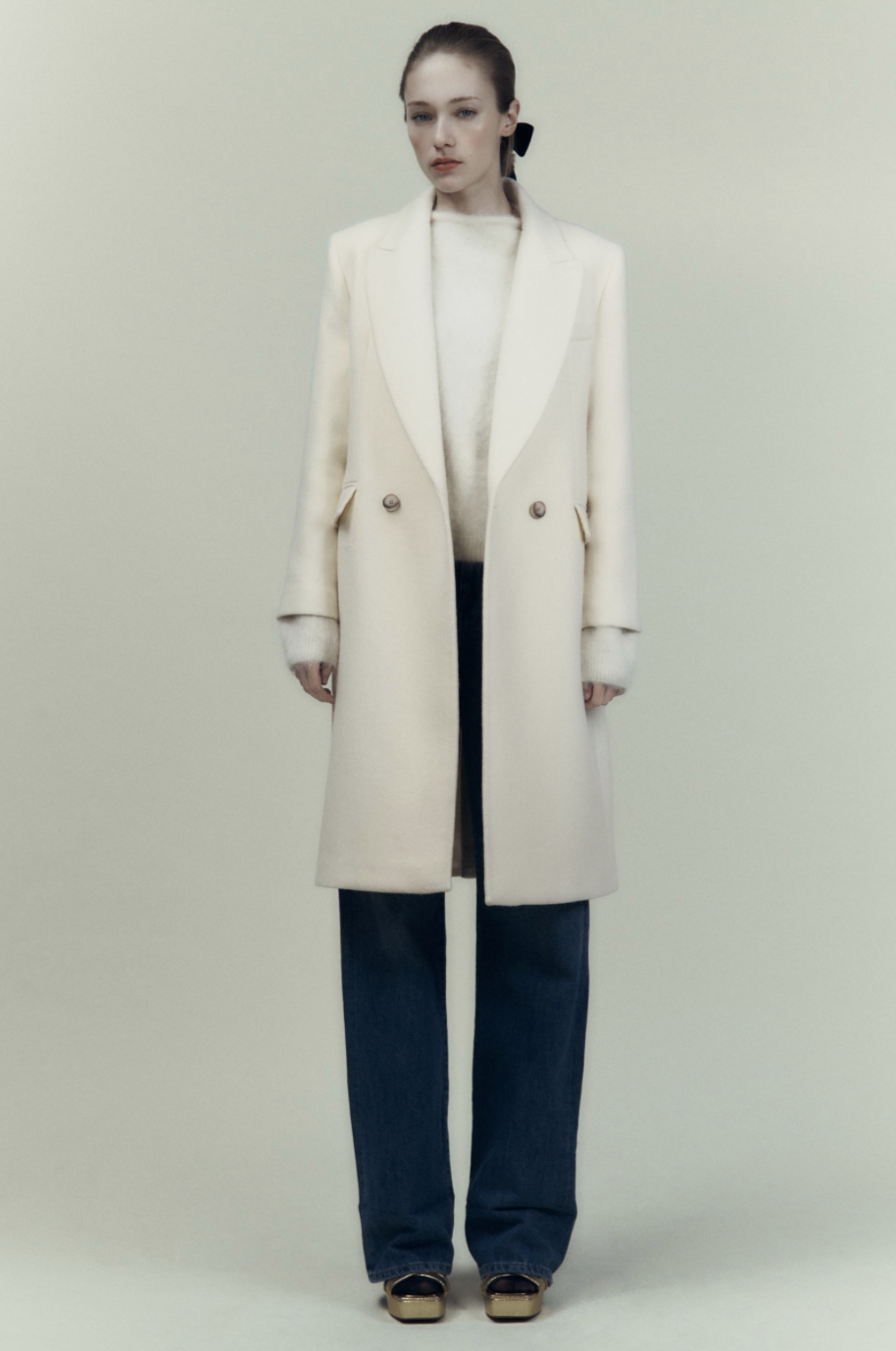abrigo blanco de Zara 