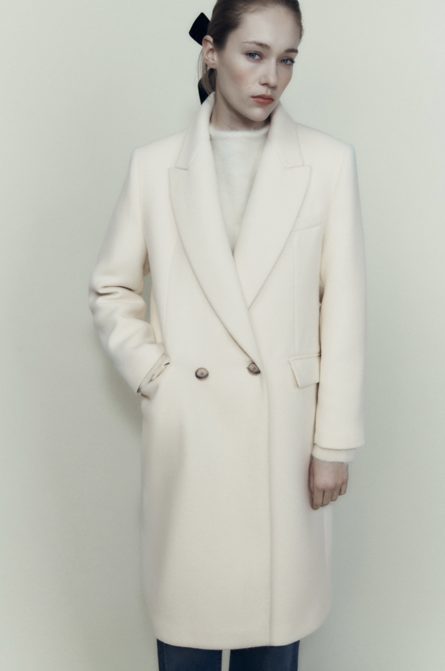 abrigo blanco de Zara 