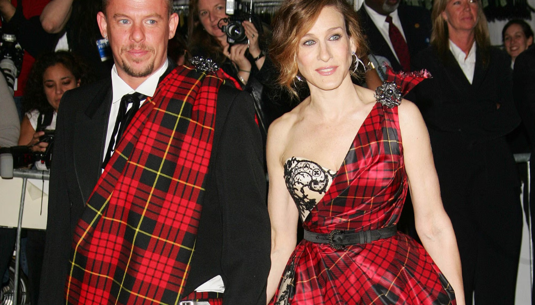 Sarah Jessica Parker y Alexander McQueen